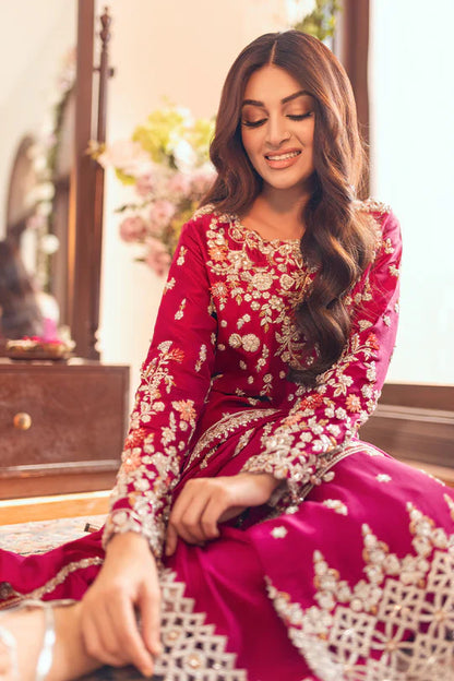 SUNNiA MANAHiL EXCLUSIVE EMBROIDERED DHANAK UNSTITCHED 3PC SUIT