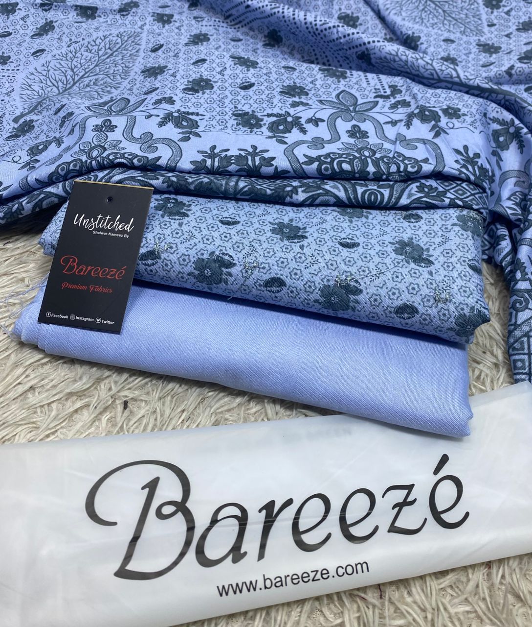 BAREEZE | 3 PIECE DIGITAL PRINT UNSTITCHED WINTER SUIT