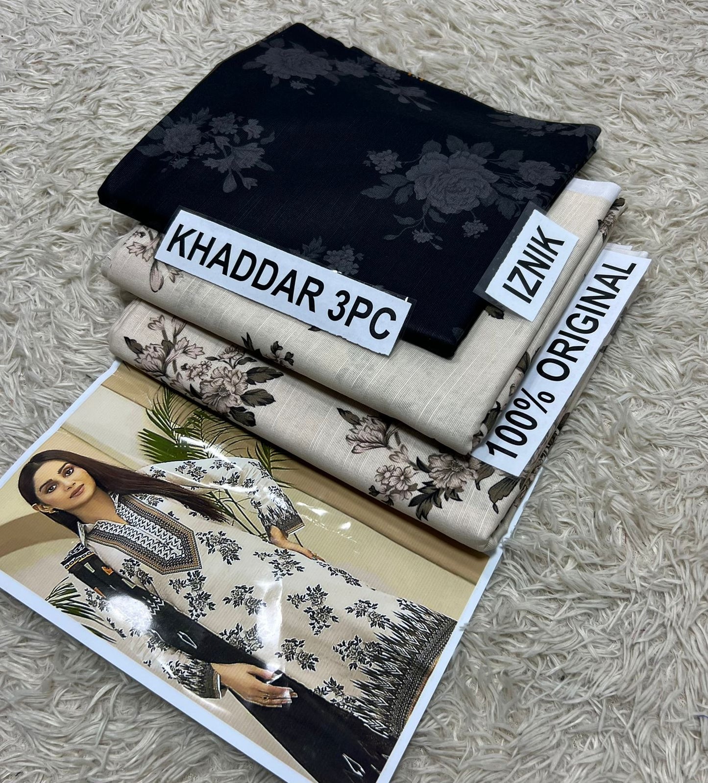 PREMIUM IZNIK KHADDAR 3PC SUIT